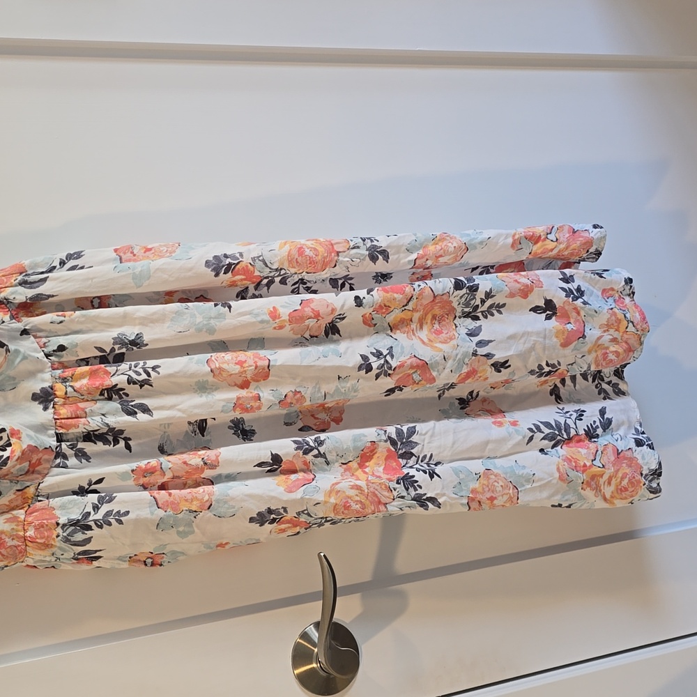 TORRID| Floral Dress Size 00 with pockets - Picture 4 of 8